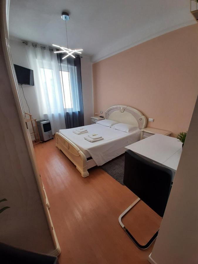 Alessandra'S Home Verona Ruang foto